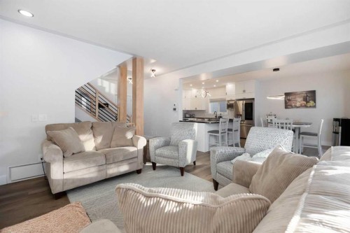 314 Pacific Crescent, Fort Mcmurray, AB - Indoor Photo Showing Living Room