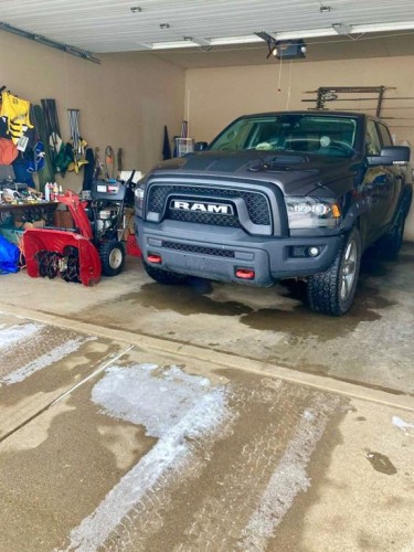 10205 103 Avenue, Lac La Biche, AB - Indoor Photo Showing Garage
