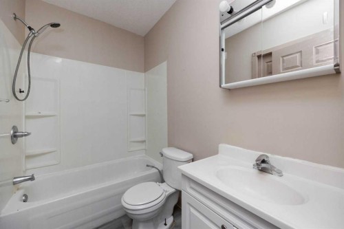 153 Leitner Gate, Fort Mcmurray, AB - Indoor Photo Showing Bathroom