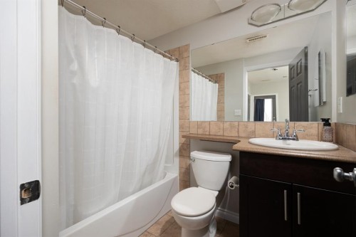 193 Sandstone Lane, Fort Mcmurray, AB - Indoor Photo Showing Bathroom