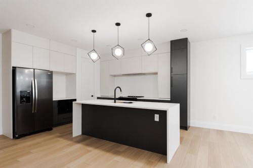 268 Beaverglen Close, Fort Mcmurray, AB - Indoor Photo Showing Kitchen With Upgraded Kitchen