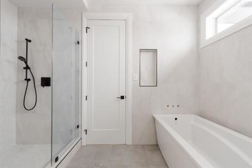 268 Beaverglen Close, Fort Mcmurray, AB - Indoor Photo Showing Bathroom