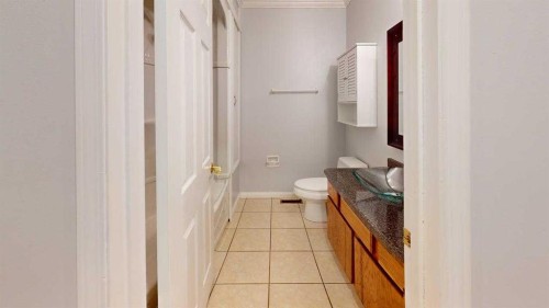 195 Becker Crescent, Fort Mcmurray, AB - Indoor Photo Showing Bathroom