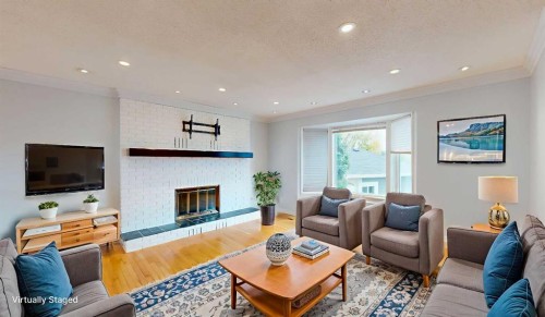 195 Becker Crescent, Fort Mcmurray, AB - Indoor Photo Showing Living Room With Fireplace
