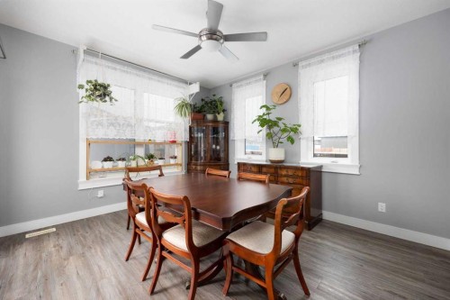 7423 Railway Avenue, Fort Mcmurray, AB - Indoor Photo Showing Dining Room