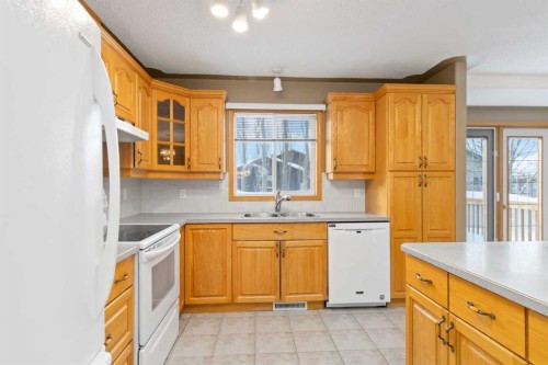 220 Boisvert Place, Fort Mcmurray, AB - Indoor Photo Showing Kitchen With Double Sink