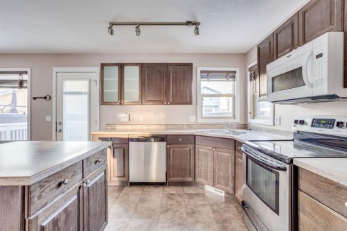 108 Huckleberry Street, Fort Mcmurray, AB - Indoor Photo Showing Kitchen