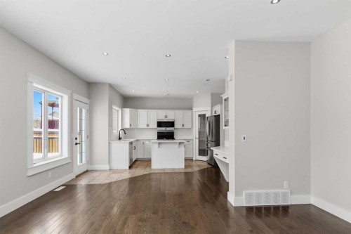 129 Crown Creek Lane, Fort Mcmurray, AB - Indoor Photo Showing Kitchen