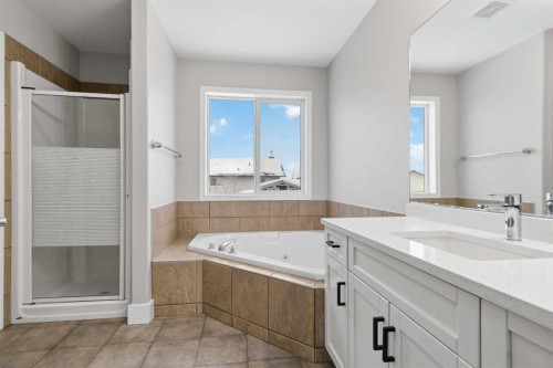 129 Crown Creek Lane, Fort Mcmurray, AB - Indoor Photo Showing Bathroom