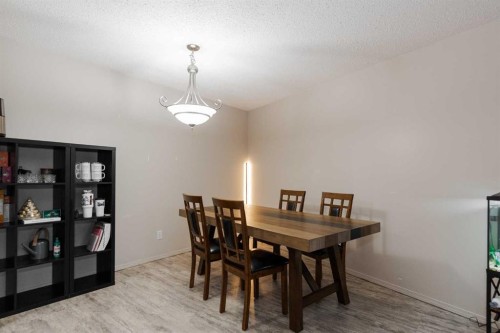 337-200 Richard Street, Fort Mcmurray, AB - Indoor Photo Showing Dining Room