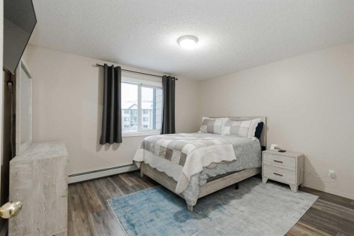 337-200 Richard Street, Fort Mcmurray, AB - Indoor Photo Showing Bedroom