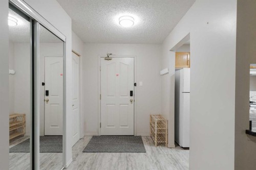 337-200 Richard Street, Fort Mcmurray, AB - Indoor Photo Showing Other Room