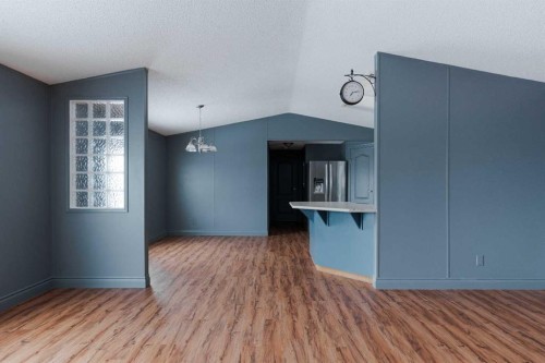 101 Balsam Way, Fort Mcmurray, AB - Indoor Photo Showing Other Room