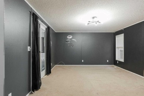 101 Balsam Way, Fort Mcmurray, AB - Indoor Photo Showing Other Room