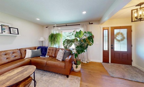 66580 Twp Rd 162, Plamondon, AB - Indoor Photo Showing Living Room