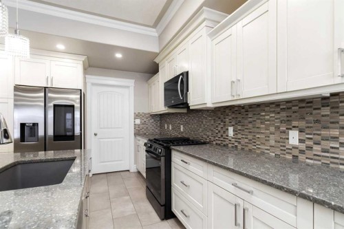 178 Prospect Drive, Fort Mcmurray, AB - Indoor Photo Showing Kitchen With Upgraded Kitchen