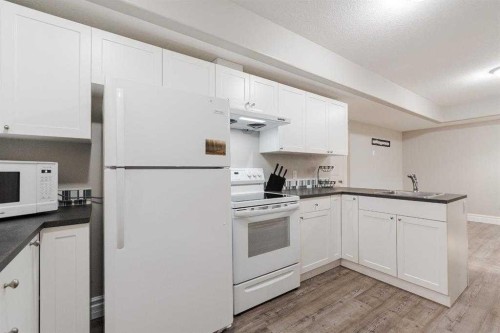 178 Prospect Drive, Fort Mcmurray, AB - Indoor Photo Showing Kitchen