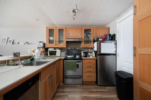 145 Laurier Road, Fort Mcmurray, AB - Indoor Photo Showing Kitchen