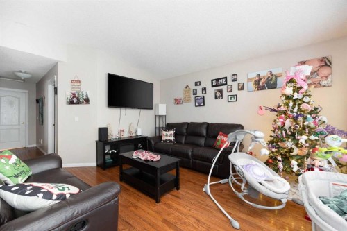 145 Laurier Road, Fort Mcmurray, AB - Indoor Photo Showing Living Room