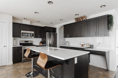 149 Magpie Street, Fort Mcmurray, AB - Indoor Photo Showing Kitchen With Stainless Steel Kitchen With Double Sink With Upgraded Kitchen