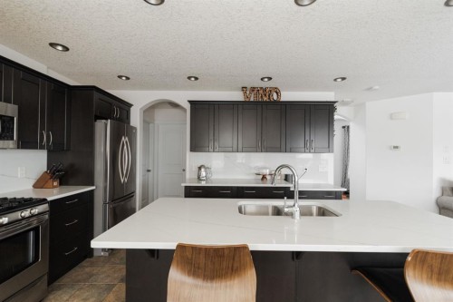 149 Magpie Street, Fort Mcmurray, AB - Indoor Photo Showing Kitchen With Stainless Steel Kitchen With Double Sink With Upgraded Kitchen