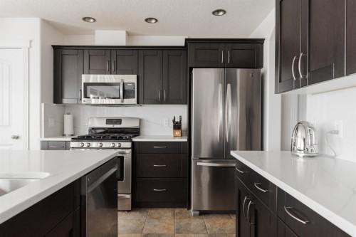 149 Magpie Street, Fort Mcmurray, AB - Indoor Photo Showing Kitchen With Stainless Steel Kitchen With Upgraded Kitchen