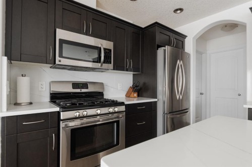 149 Magpie Street, Fort Mcmurray, AB - Indoor Photo Showing Kitchen