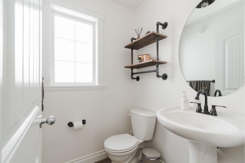 149 Magpie Street, Fort Mcmurray, AB - Indoor Photo Showing Bathroom