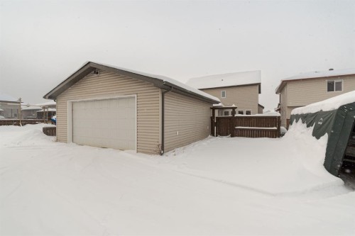 149 Magpie Street, Fort Mcmurray, AB - Outdoor With Exterior