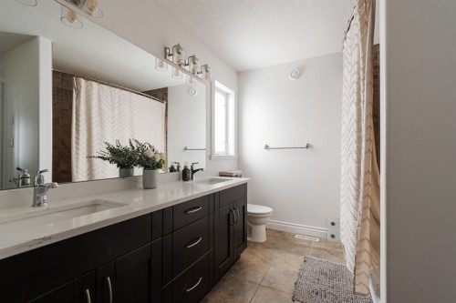 149 Magpie Street, Fort Mcmurray, AB - Indoor Photo Showing Bathroom