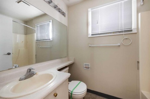 204 Tundra Drive, Fort Mcmurray, AB - Indoor Photo Showing Bathroom