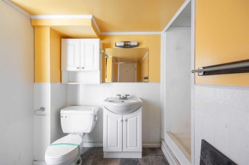 204 Tundra Drive, Fort Mcmurray, AB - Indoor Photo Showing Bathroom