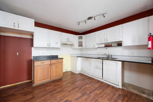 204 Tundra Drive, Fort Mcmurray, AB - Indoor Photo Showing Kitchen With Double Sink