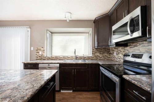 189 Ross Haven Drive, Fort Mcmurray, AB - Indoor Photo Showing Kitchen