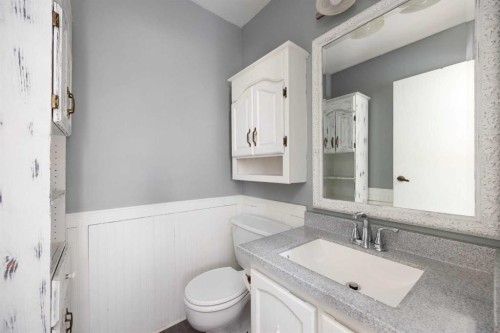 189 Ross Haven Drive, Fort Mcmurray, AB - Indoor Photo Showing Bathroom