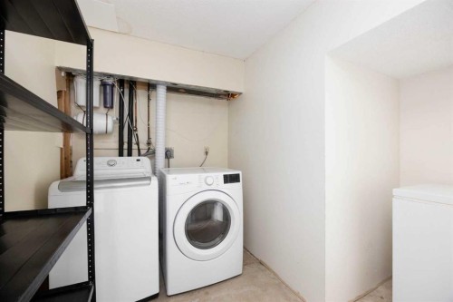 189 Ross Haven Drive, Fort Mcmurray, AB - Indoor Photo Showing Laundry Room