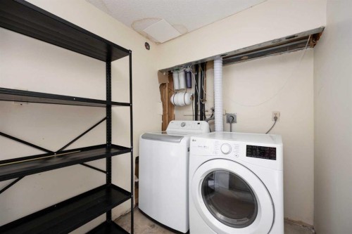 189 Ross Haven Drive, Fort Mcmurray, AB - Indoor Photo Showing Laundry Room