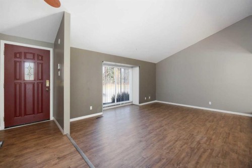189 Ross Haven Drive, Fort Mcmurray, AB - Indoor Photo Showing Other Room