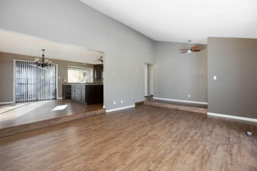 189 Ross Haven Drive, Fort Mcmurray, AB - Indoor Photo Showing Other Room
