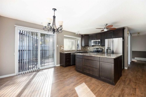 189 Ross Haven Drive, Fort Mcmurray, AB - Indoor Photo Showing Kitchen With Upgraded Kitchen