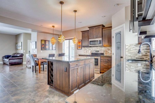 141 Huberman Way, Fort Mcmurray, AB - Indoor Photo Showing Kitchen With Upgraded Kitchen