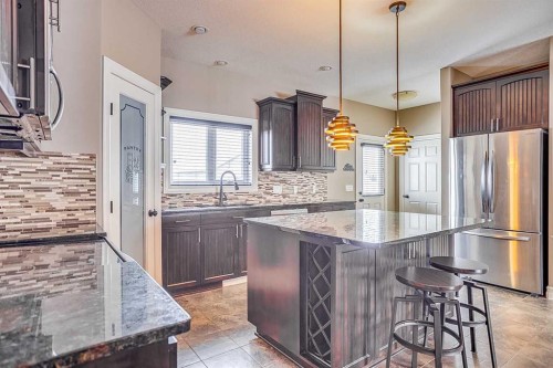 141 Huberman Way, Fort Mcmurray, AB - Indoor Photo Showing Kitchen With Upgraded Kitchen