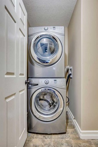 141 Huberman Way, Fort Mcmurray, AB - Indoor Photo Showing Laundry Room