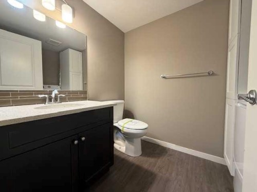 715-201 Abasand Drive, Fort Mcmurray, AB - Indoor Photo Showing Bathroom