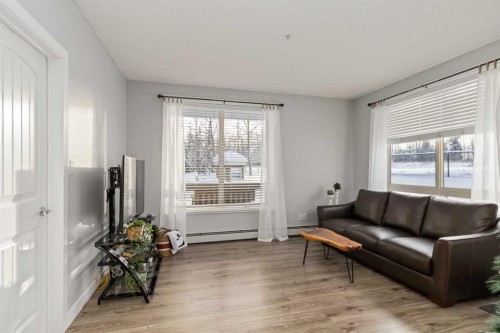 1105-204 Sparrow Hawk Drive, Fort Mcmurray, AB - Indoor Photo Showing Living Room