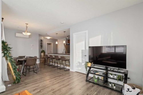 1105-204 Sparrow Hawk Drive, Fort Mcmurray, AB - Indoor Photo Showing Living Room