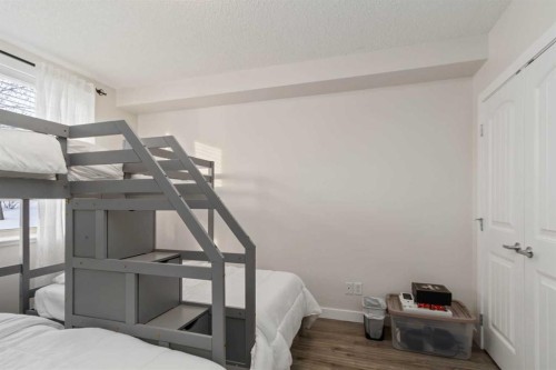 1105-204 Sparrow Hawk Drive, Fort Mcmurray, AB - Indoor Photo Showing Bedroom