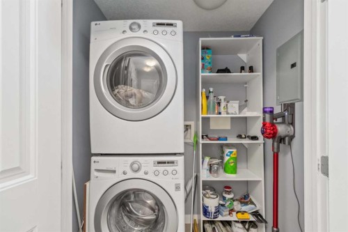 1105-204 Sparrow Hawk Drive, Fort Mcmurray, AB - Indoor Photo Showing Laundry Room