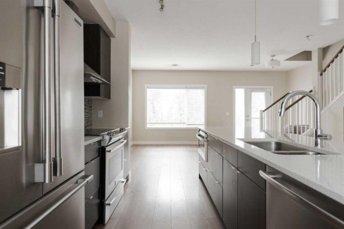 44-141 Fontaine Crescent, Fort Mcmurray, AB - Indoor Photo Showing Kitchen With Double Sink With Upgraded Kitchen