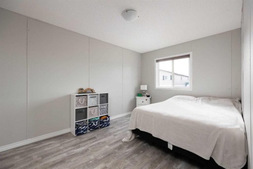 161 Grey Crescent, Fort Mcmurray, AB - Indoor Photo Showing Bedroom